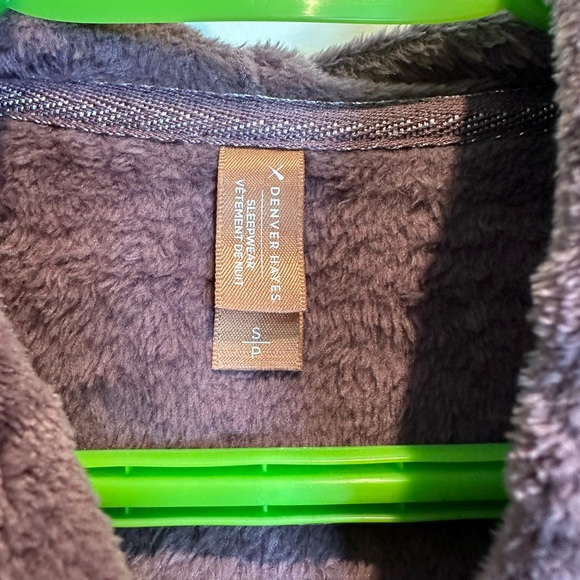 Denver Hays Robe/ lounge wear , size small. Never worn - Picture 3 of 3